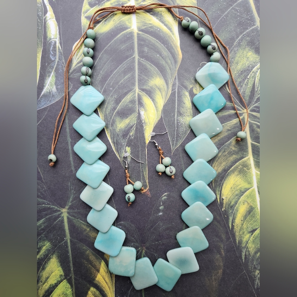 Elegant Aqua Tagua Necklace and Earring Set NIP